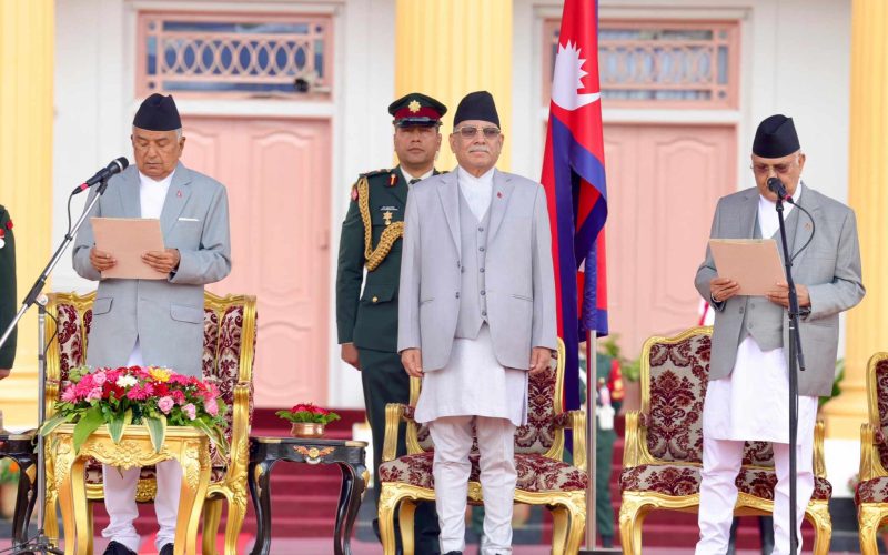 नवनियुक्त प्रधानमन्त्रीद्वारा शपथ ग्रहण