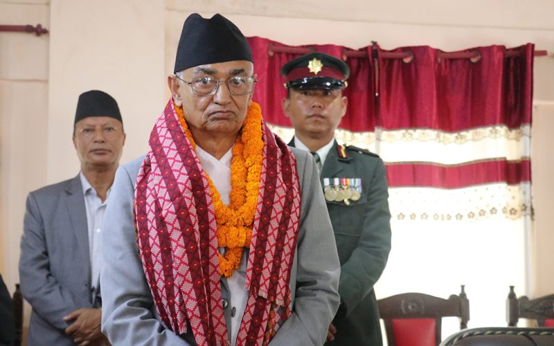 रूपान्तरणको चरणमा देश, दशैंले स्थिरता र समृद्धि ल्याओस् : प्रदेश प्रमुख देवकोटा