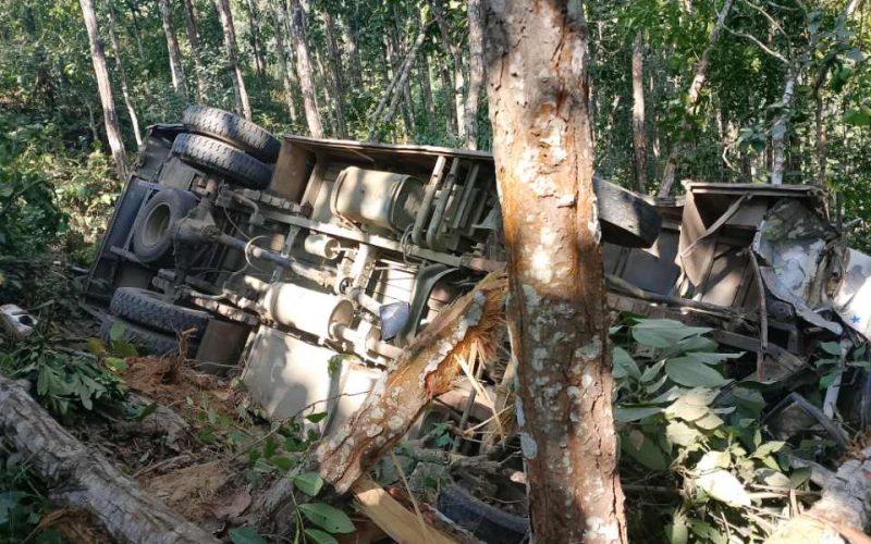 हेटौँडाबाट छतिवन गएको बस दुर्घटना, २२ घाईते