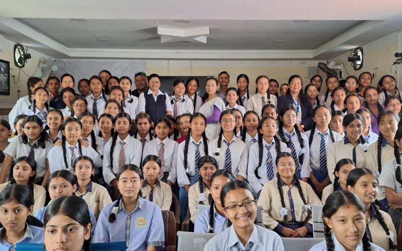 हेटौंडामा किशोरी संवाद कार्यक्रम सम्पन्न