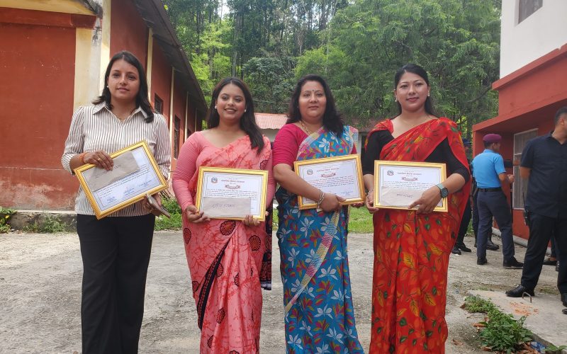 हेटौँडामा जीवनरक्षक चणिकलाल तामाङलाई १ लाख, पत्रकारहरू सम्मानित