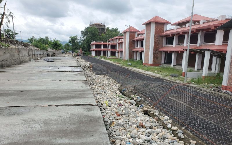 हेटौंडा ११ मा अर्वान रोडको स्ल्याब ढलान सम्पन्न