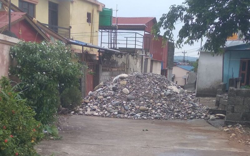 सिमलटारको पानी जम्ने ठाउँहरुमा वडाले ग्राबेल बिछ्यायो