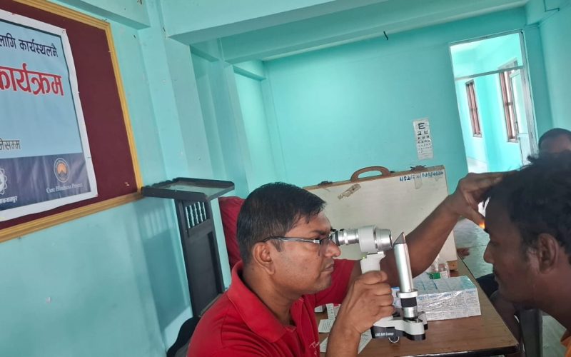 उद्योग संघ हेटौंडाका कामदार–कर्मचारीको आँखा परीक्षण