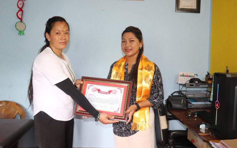 हेटौँडाका पत्रकारको कलमले उजागर गरेको पीडा, सहयोगीहरुको साथले ऋणमुक्त भए सन्तोषको परिवार