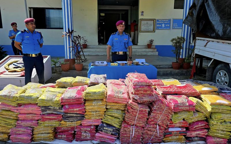 हेटौँडामा ३४ लाख बराबरको भन्सार छलि गरी ल्याइएका कपडा र पटकाजन्य पदार्थहरू नियन्त्रणमा