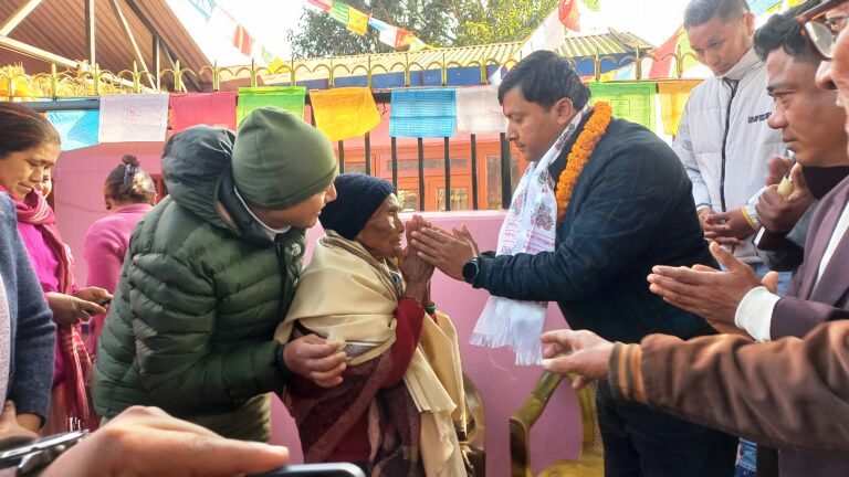 ज्येष्ठ नागरिकबाट आशिर्वादसहित मकवानपुर–२ मा निर्वाचन गतिविधि सुरु