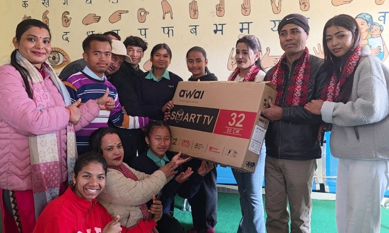 बहिरा बालबालिकालाई शैक्षिक सामग्री सहयोग