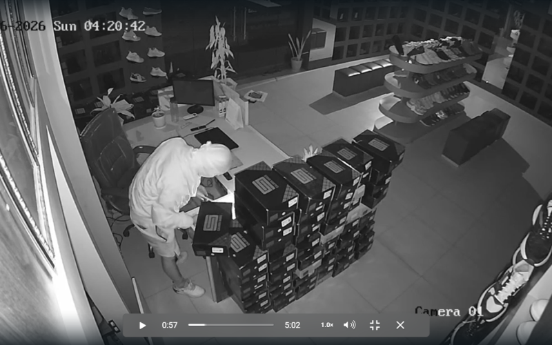 हेटौँडामा बिहानै पसलमा चोरी