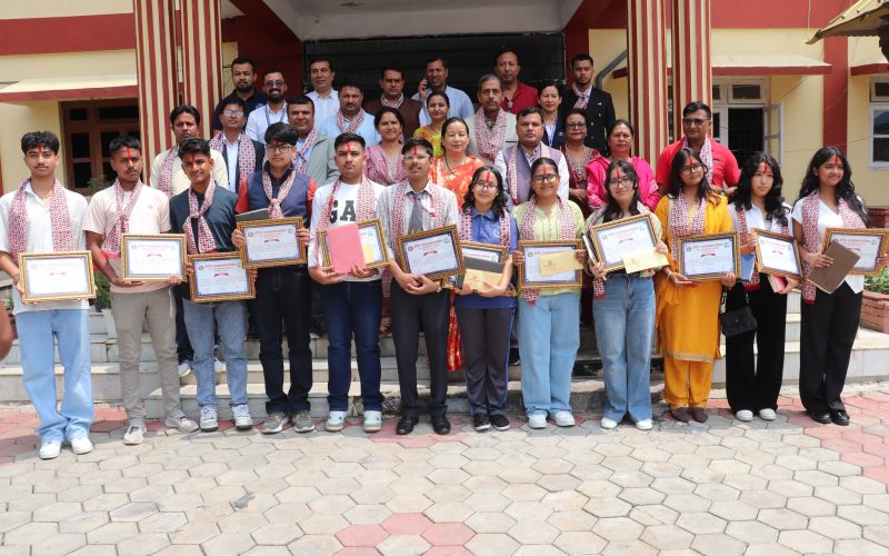 ४ जीपीए ल्याउने मकवानपुरका १३ विद्यार्थीलाई हेटौंडा उपमहानगरपालिकाद्वारा सम्मान