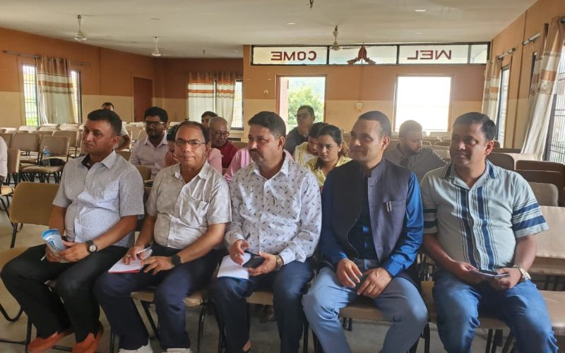 विद्यालय तहमा भर्ना भएका आधाभन्दा बढी विद्यार्थीले बीचमै छाड्छन् पढाइ